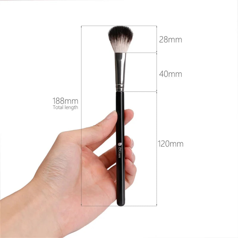 DUcare highlighter brush with soft bristles and a sleek design for flawless makeup application