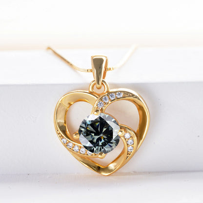 Luxurymania24 Moissanite heart pendant necklace in gold with a sparkling centre stone