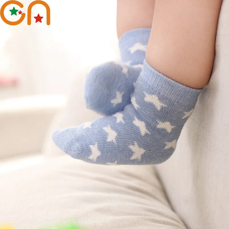 Soft toddler socks for boys and girls in blue with white star pattern for comfortable wear